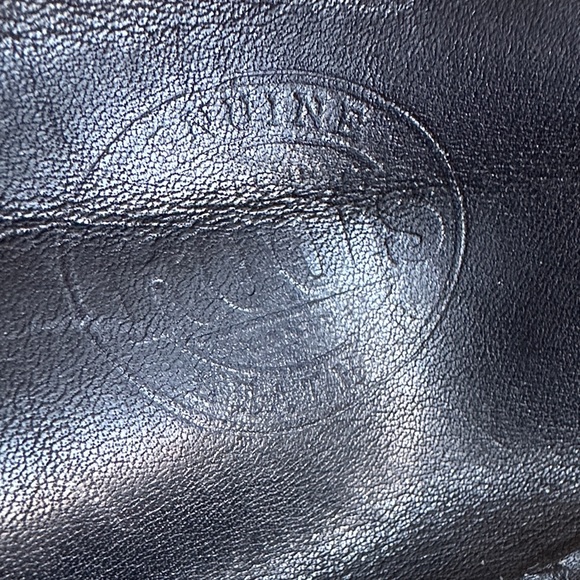 Vintage Chic Black Crossbody Bag with Buckle - Picture 13 of 16